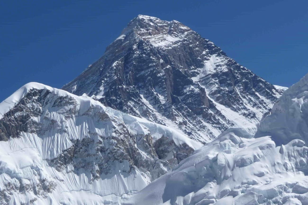 13-Day Everest Base Camp Trek and Returning via Heli